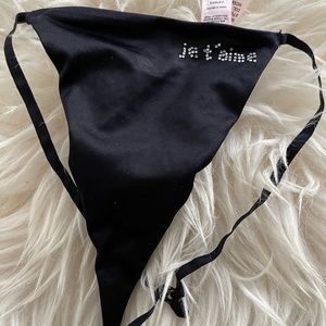 Victoria’s Secret je t’ aime V-String NEW Size Medium